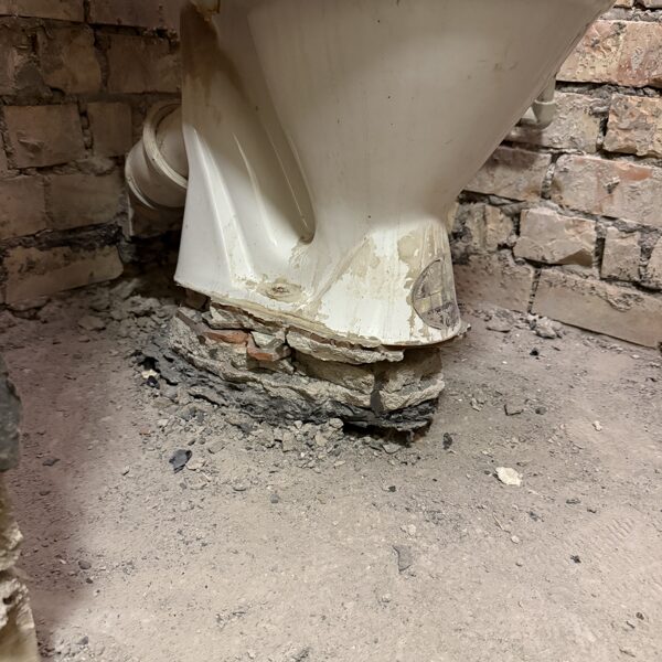 Rūpīga demontāža Jūrmalā: Visu veidu demontāža (sienas, grīdas, griesti) ar pilnu telpu sa